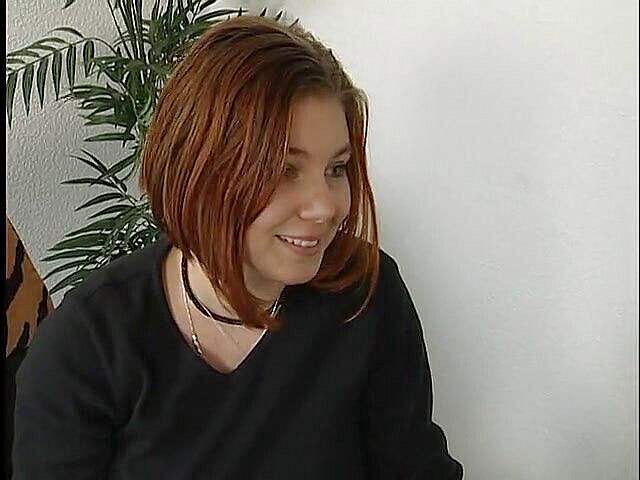 Brunette in a Vintage Threesome: Deep Blowjobs and Cumshot