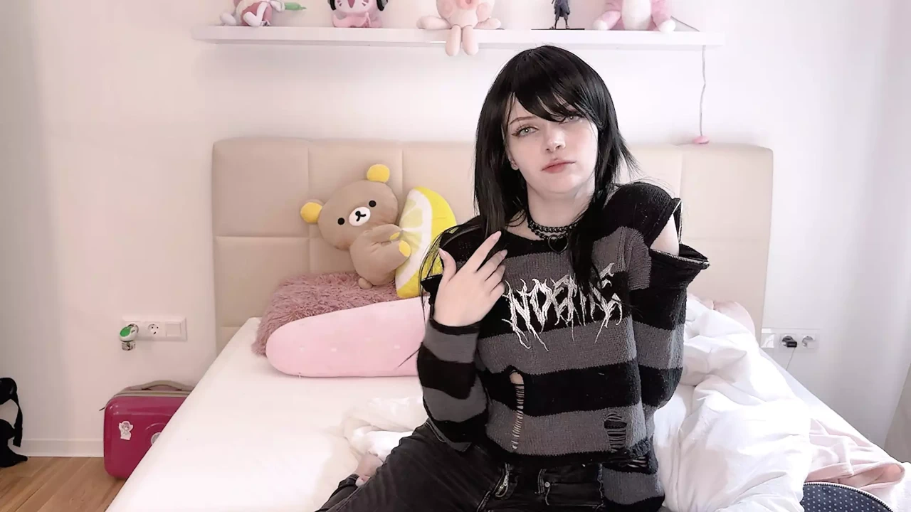 Redhead Video: Emo Teen Fucked Hard for the First Time at Houseparty