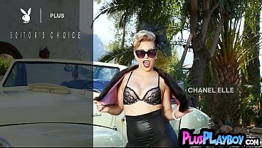 Blonde MILF with Big Tits Reveals Her Body Before Car Fix