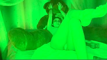 Party Video: 16 Rossmexicana Se Masturba Ico Con Su Vibrador en Pijamada Con Su Oso,Mexicana Caliente Para Videollamada Con Su Osito